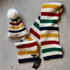 Hudson Bay Winter set (toque, scarf). Lambswool, Nylon, Cashmere.